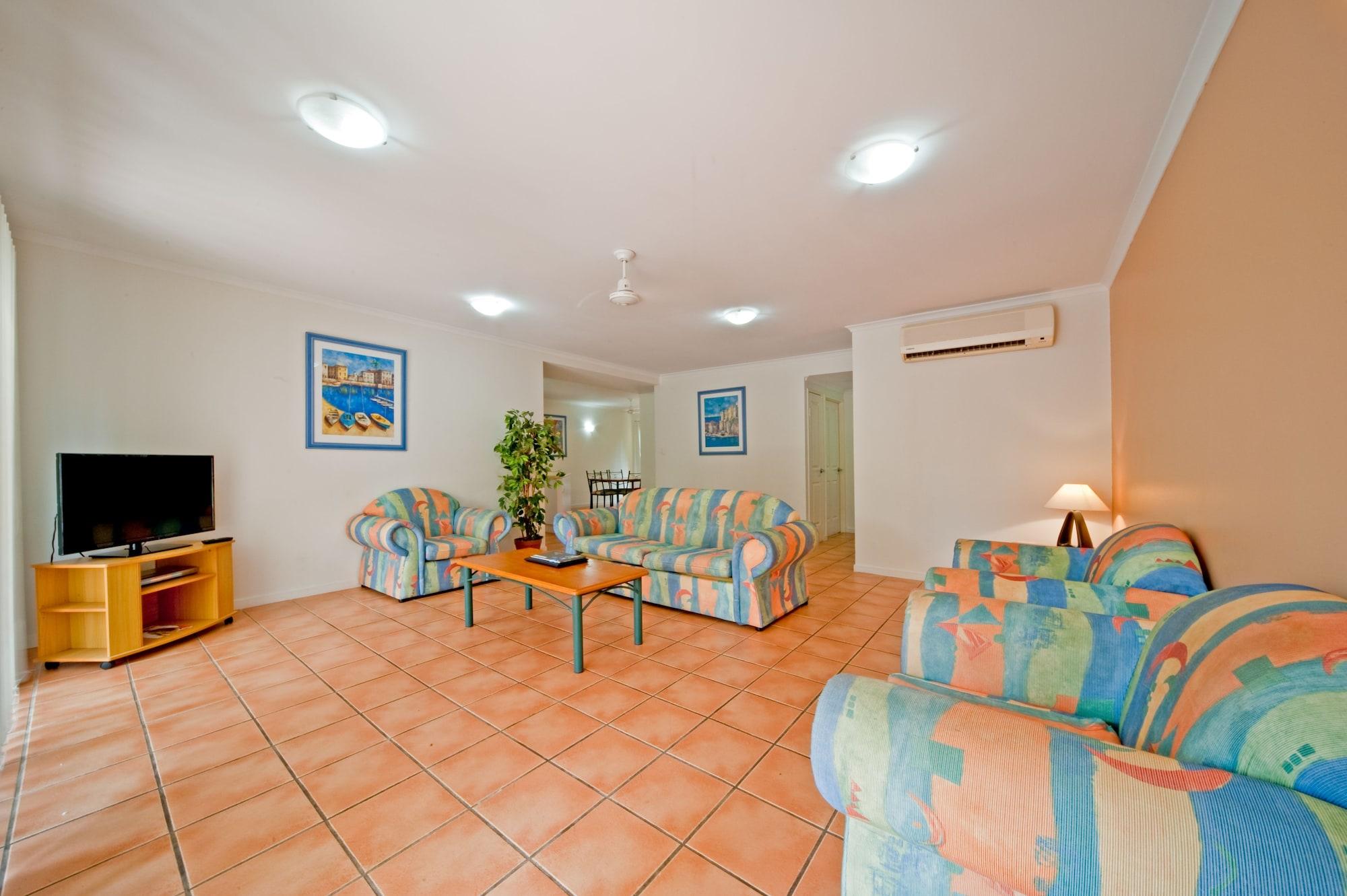 At Beach Court Holiday Villas Ерлі-Біч Екстер'єр фото